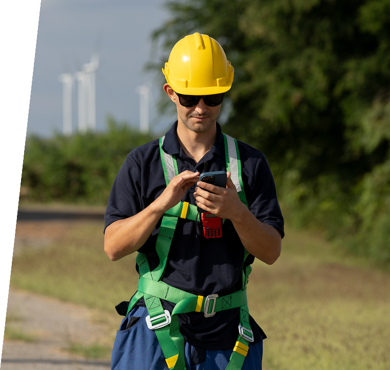 Worker on industrial jobsite using WorkAware